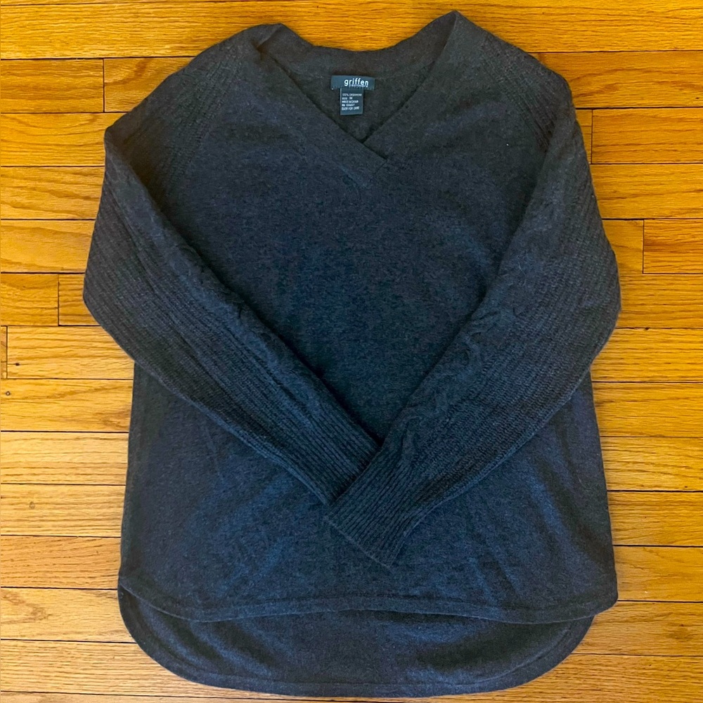 Griffen 100% Cashmere Medium Women’s V Neck Sweater